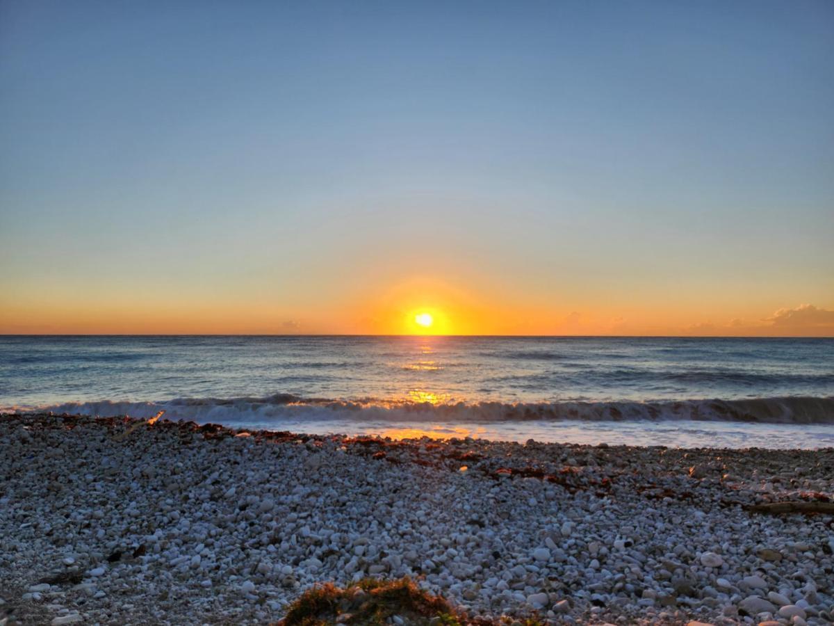 Beachfront Apartment, Quiet 4 Beds, 1 Bath, Ac, Wi-Fi, Hot Water, In Paraiso Near Los Patos Exterior foto